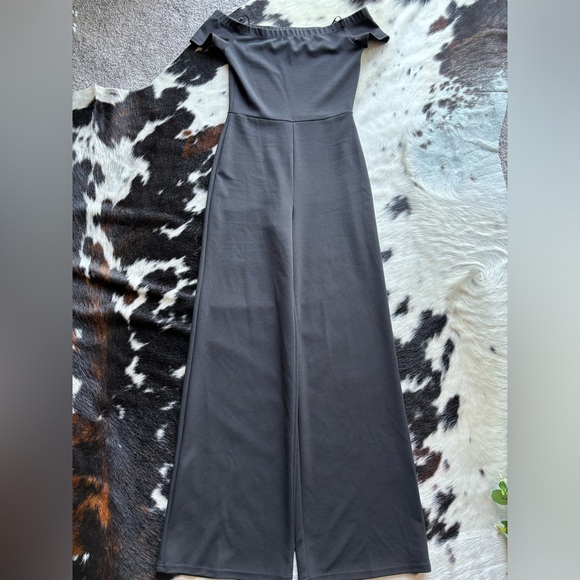 Worn once. Lulus off the shoulder jumpsuit. 32 inch inseam - Picture 2 of 3
